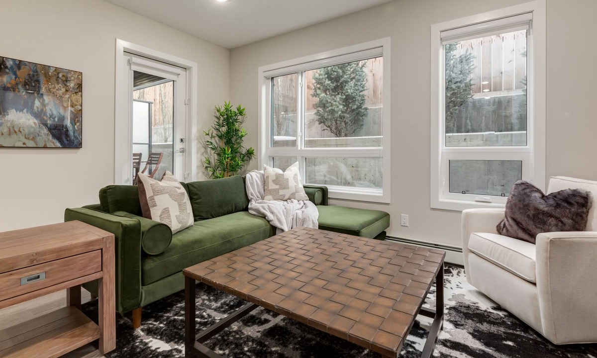 Shaganappi Apartment | $0 Clean Fee, King Bed, Corner Unit
