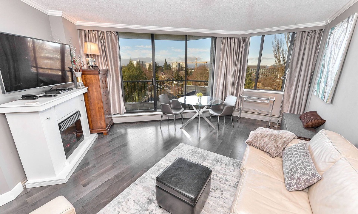 James Bay Condo | 1 Bedroom Executive Condo Close To Downtown Victoria And Beacon Hill Park