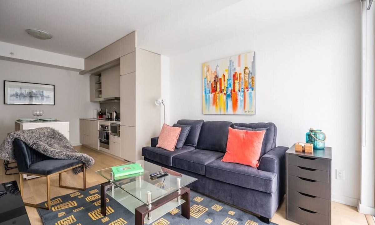 Downtown Toronto Apartment | 101 Peter St 1901 · Trendy 1BR Executive Style Suite - Sleeps 3!