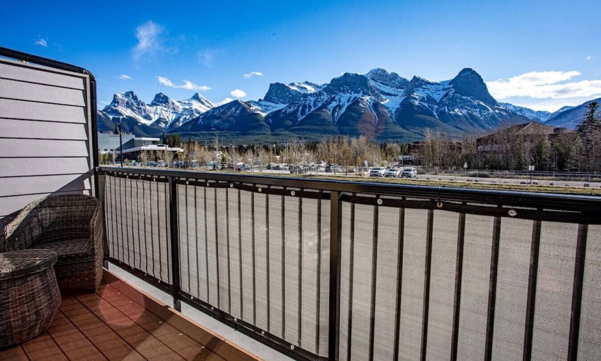 Canmore Villa | 109 - 1106 Bow Valley Trail · Panoramic Mountain View Townhome w/AC