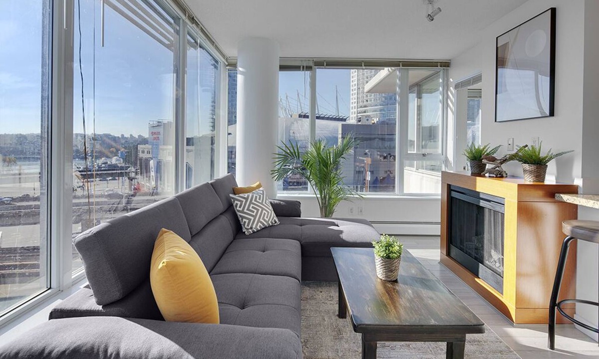 Crosstown Condo | 10th Floor Condo with Stunning Marina View/Sleeps 7/Pool, Gym, Hot tub Access/