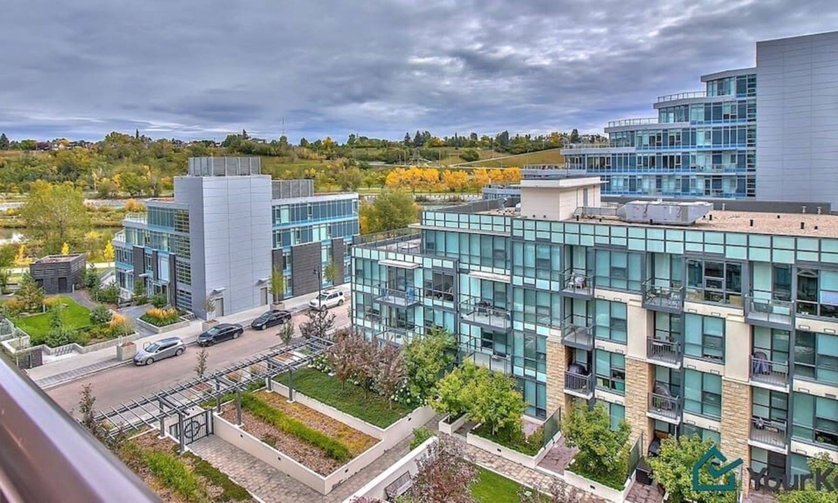 Crescent Heights Condo | 1BR Walkout Condo near Bow River with UG Parking