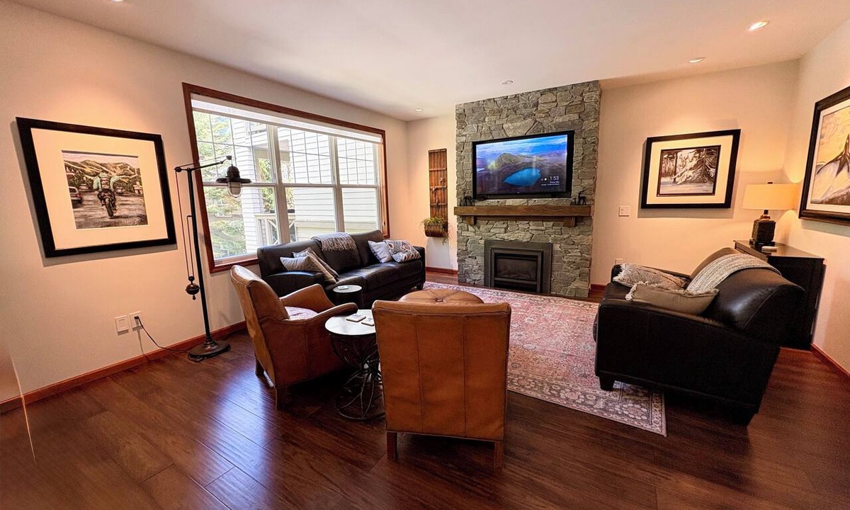 Blueberry Hill House | 2.5 Bedroom Townhouse Blueberry Hill Gem Total Renovation Walk to Everything