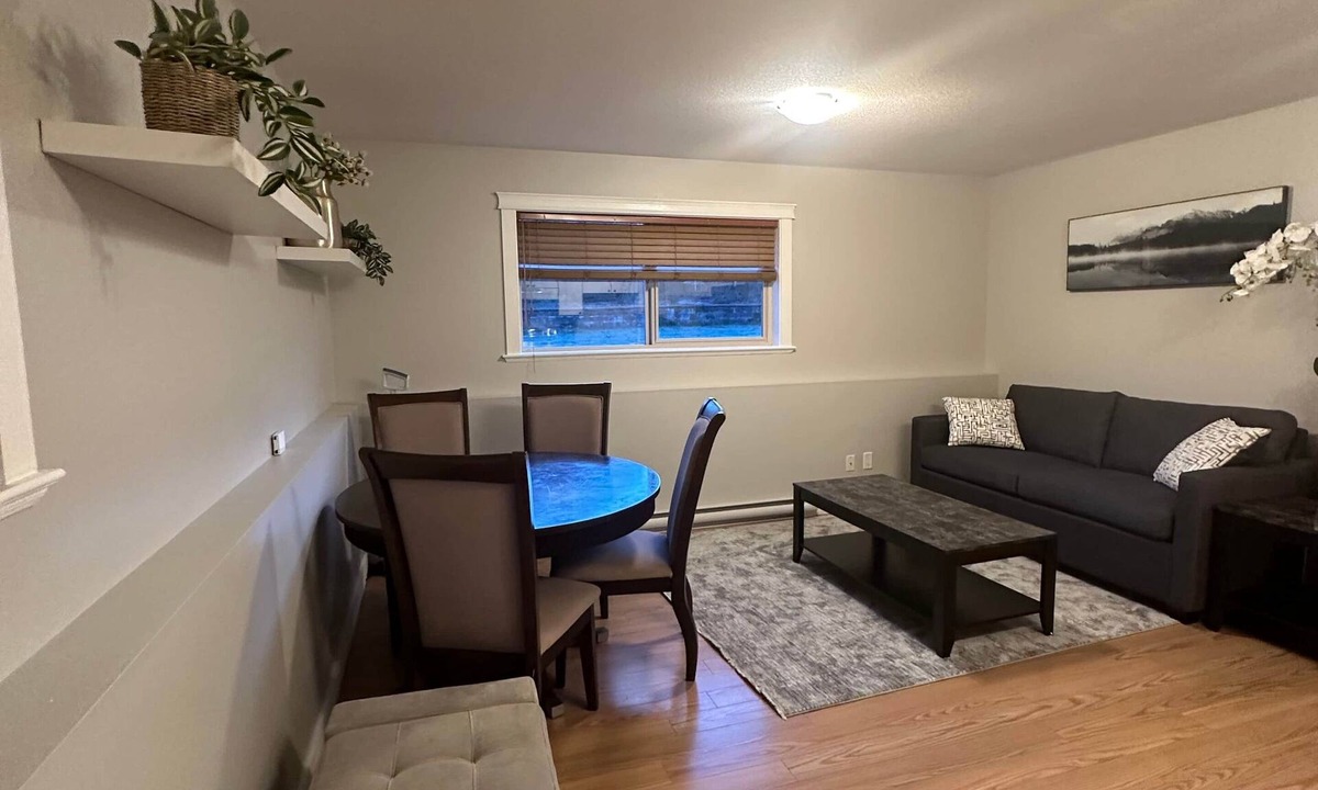 Regional District of Nanaimo House | 2-Bedroom Private Suite near VIU