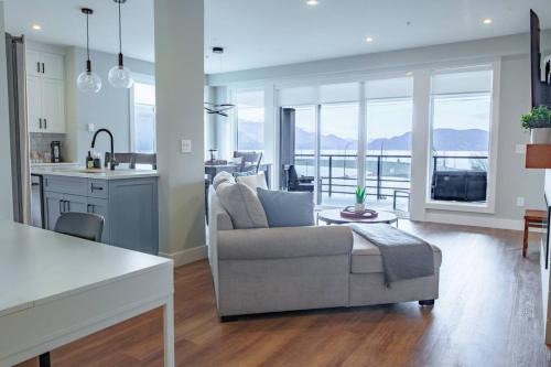 Harrison Hot Springs Apartment | 2 Bedroom with Lake and Mtn Views