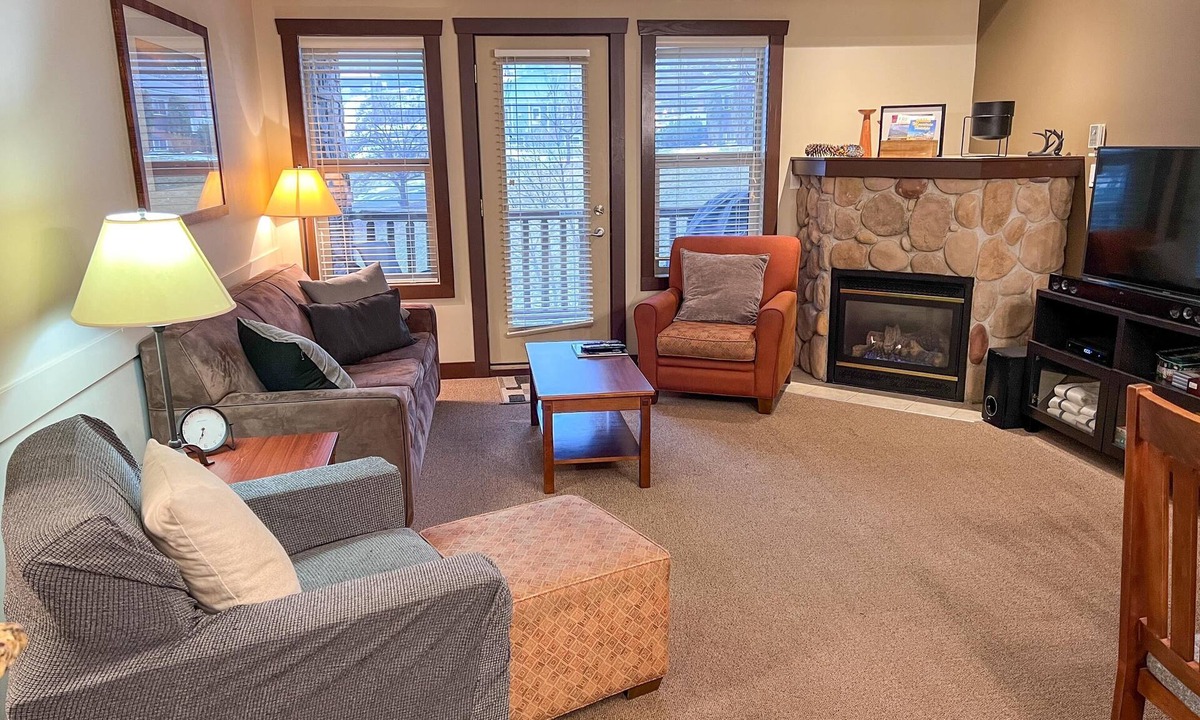 Fernie Condo | 2 Bedrooms l Sleeps 5 Adults