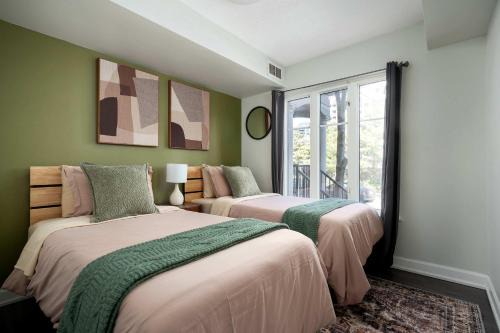 King West Village Apartment | 2 Beds in Great Location close to Downtown