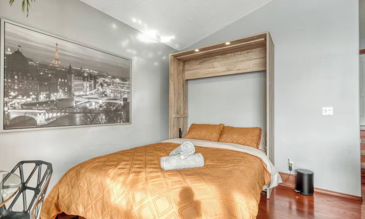 Bridlewood House | 2 Suites, 6 Beds +Sofa Bed | Sauna|Sleeps 14