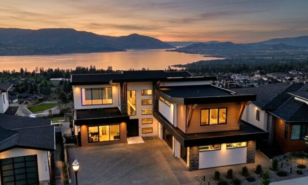 Southwest Mission House | 2 Suites Serenity Collection at Lakeview Retreat - The View