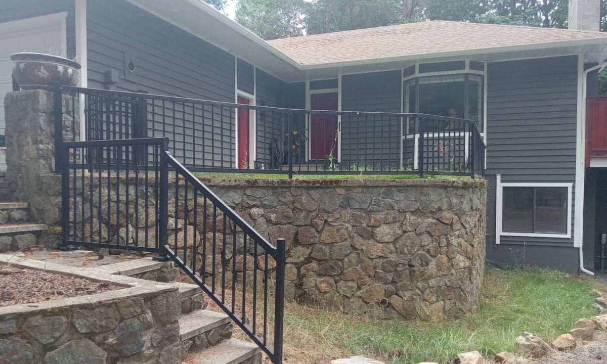 Highlands Apartment | #220 Lorimer - Quiet 3 bed home near golf, and many other attractions