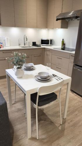 Fraserview Apartment | 2Bed 1Bath in City, 20 min to BC Place MAJOR INTERNATIONAL SPORTING EVENT 2026