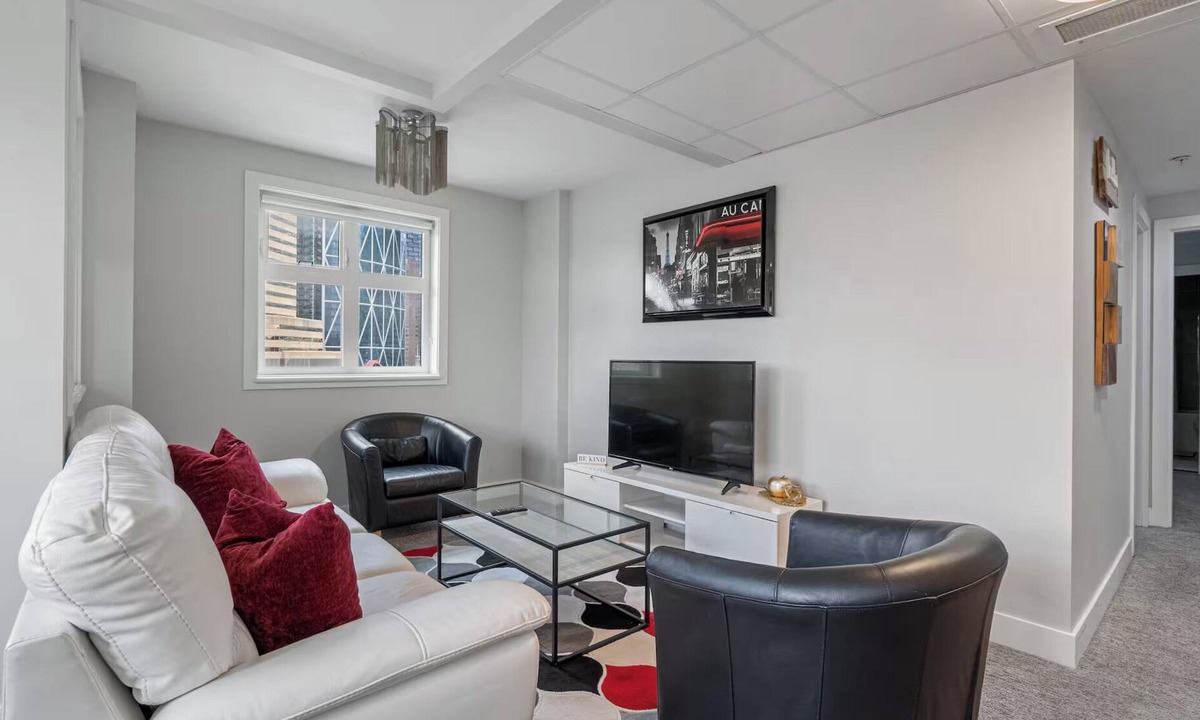 East Village Apartment | 2Bed + 2Bathroom apartment in downtown Urban Calgary