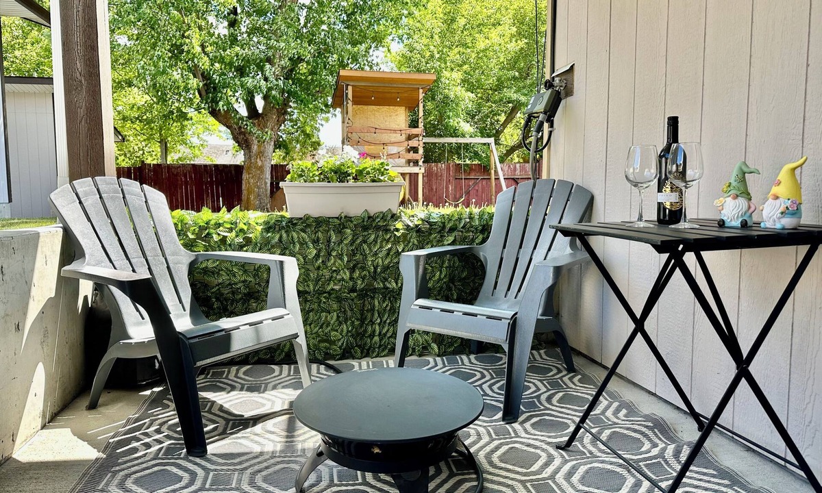 Black Mountain Apartment | 2BR Suite | Golf, Biking, Wineries & Lake Life