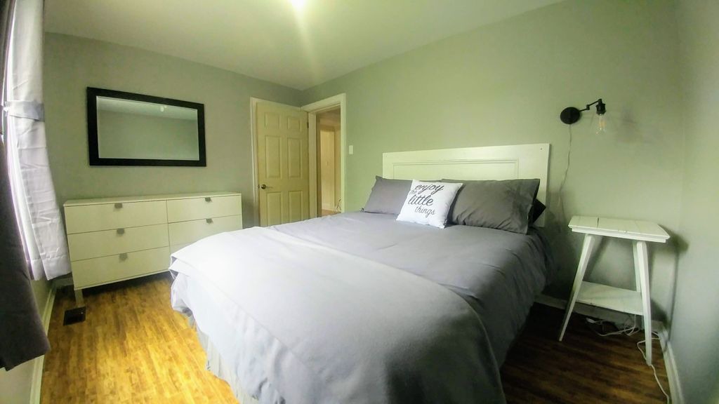 Shelburne House | 3 Bedrooms Steps to Waterfront