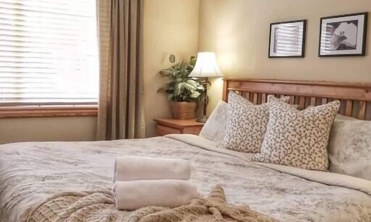 Radium Hot Springs House | 4 Bedroom 2.5 Bath Golf Townhouse in Radium