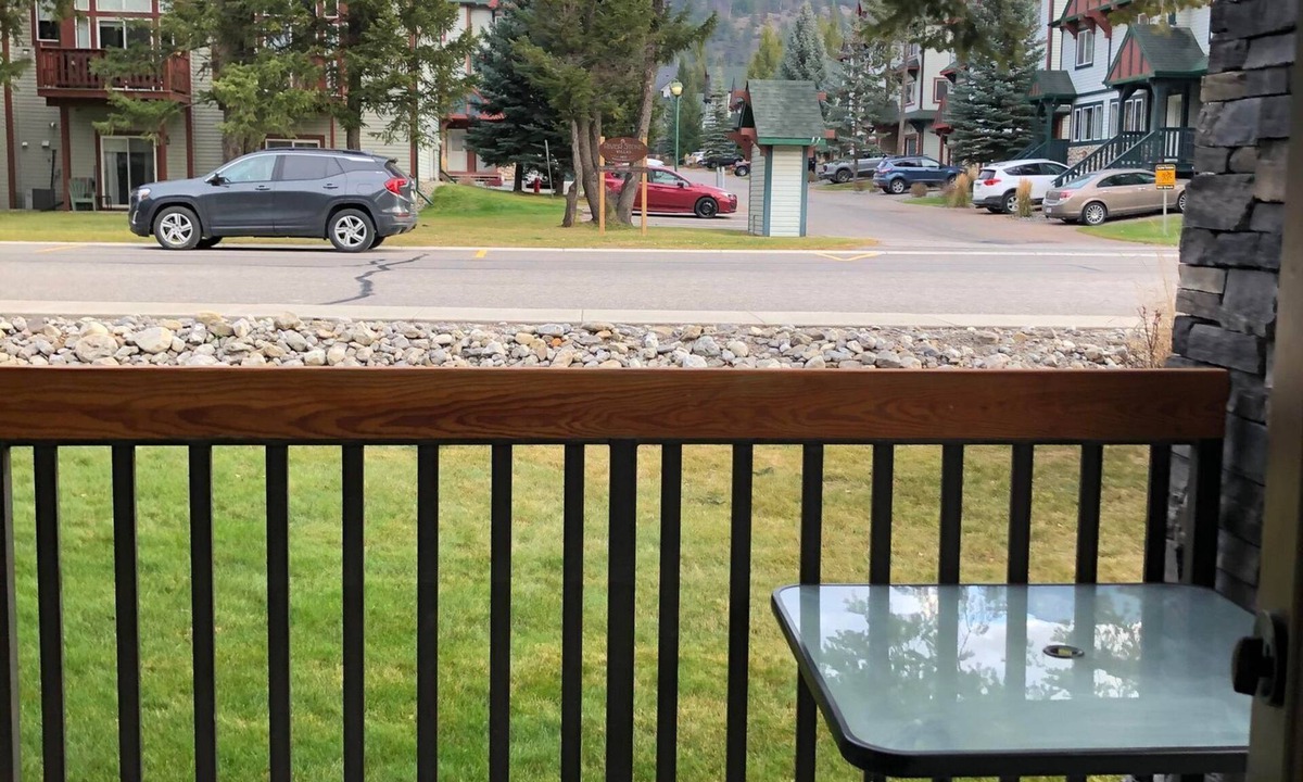 East Kootenay Apartment | 4-Bedroom Condo in Radium, BC