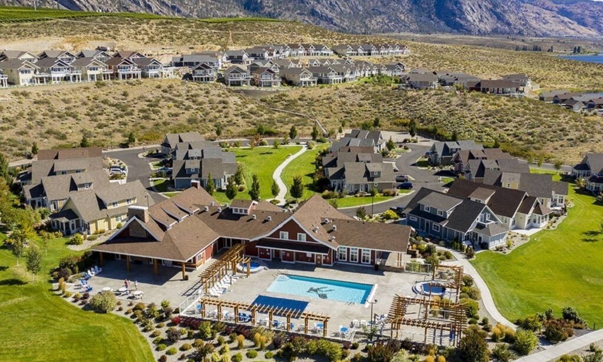 Okanagan-Similkameen Cottage | 4 Bedroom Cottage on Osoyoos Lake - Private Beach and Clubhouse