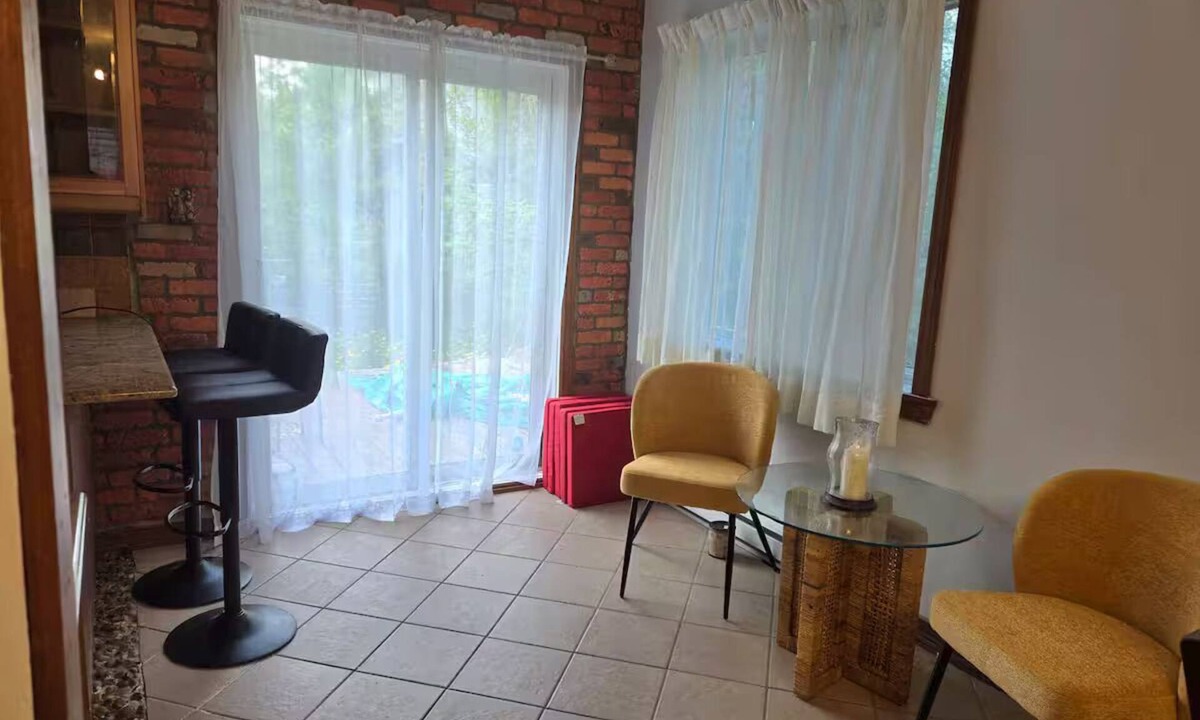 Brossard House | 6BedR with 7 beds Single house 3 private parking
