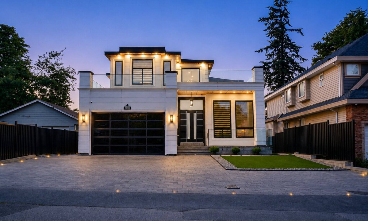 Surrey House | 6BR Entire Home | Private Parking | Pet-Friendly | Near Vancouver