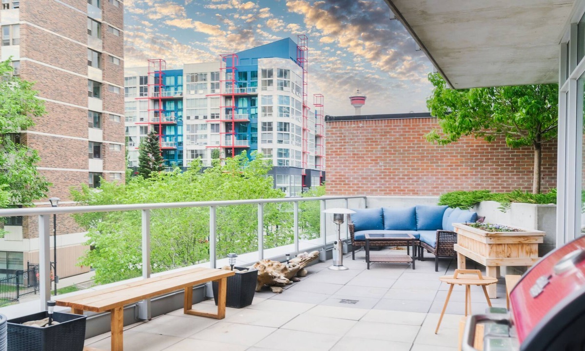 Bridgeland Condo | 800 sqft Balcony | Near Saddledome | Underground Parking