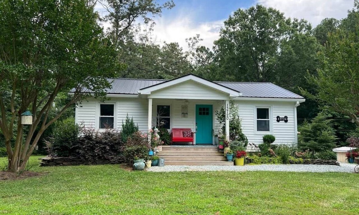 Wake Forest House | A Cozy Quiet Cottage Near Falls Lake