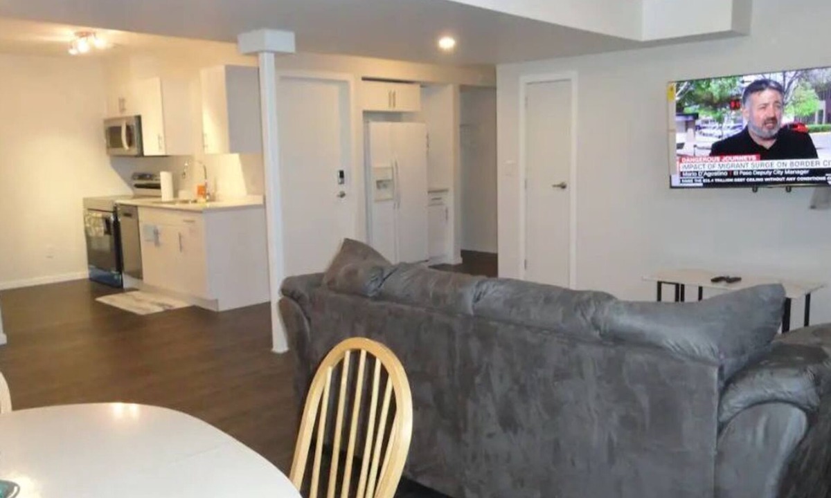Winnipeg House | Afan Home of Joy (Private Entrance)