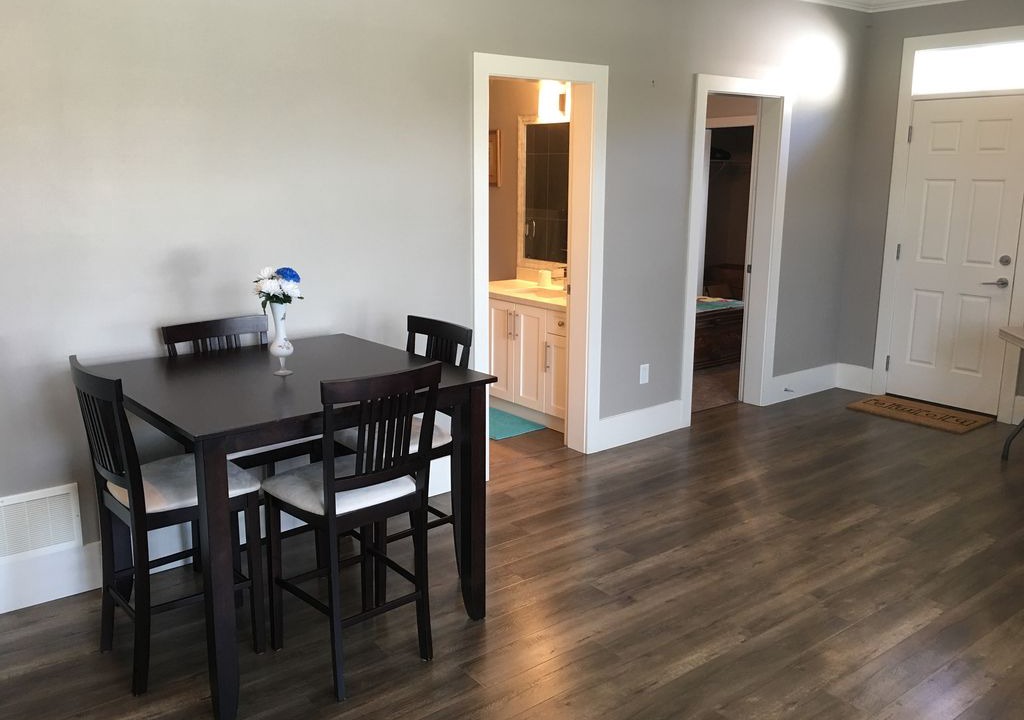 Mission House | Air Conditioned Gorgeous and Clean 1 Bed Room Suite