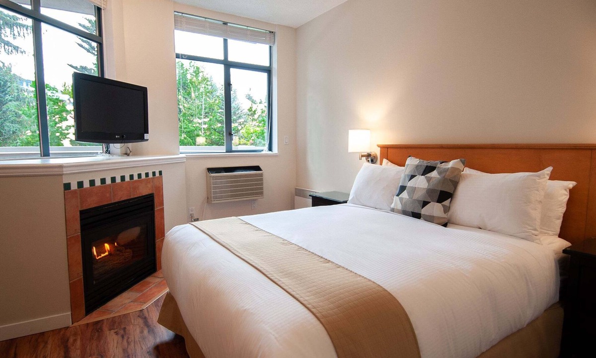 Village North Apartment | Alpenglow Lodge Legacy Studio by MVA