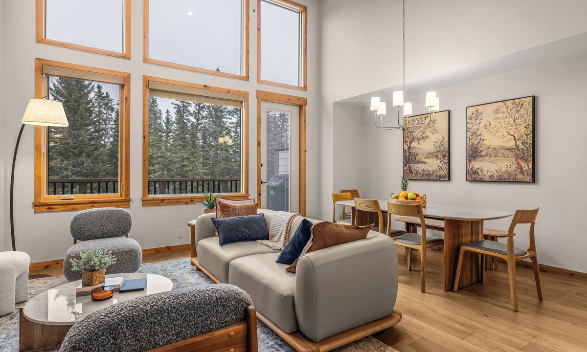 Canmore House | Alpine Forest Retreat Sauna + Hot Tub + EV