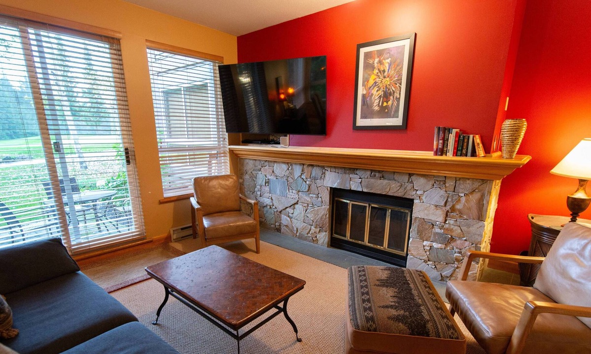 Blackcomb Condo | Alpine Greens - Village Shuttle, BBQ, Patio, Free Parking & WiFi