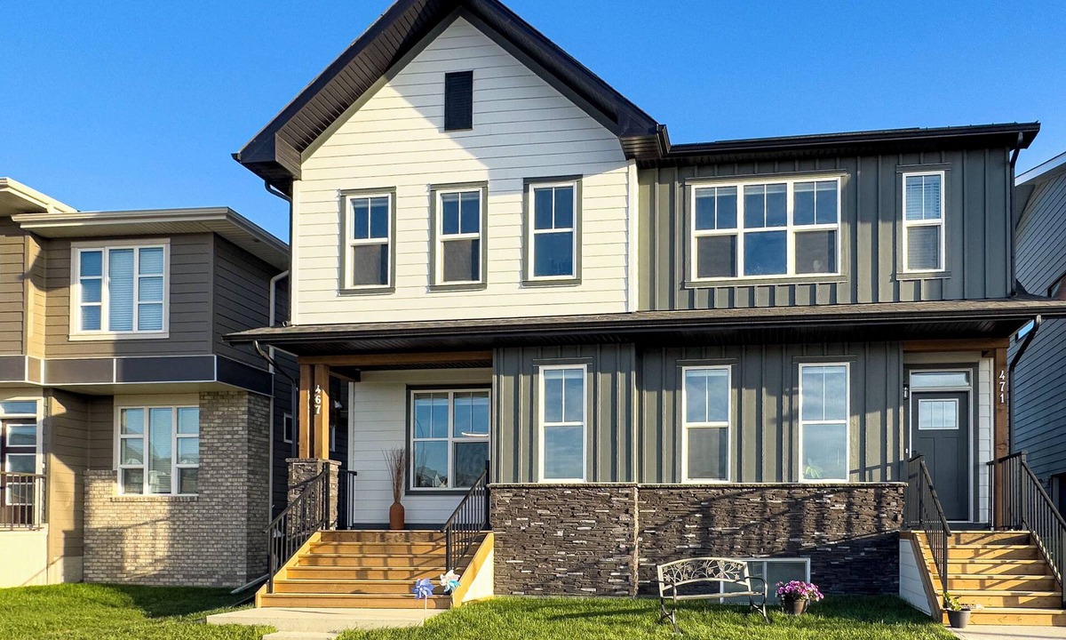 Keith House | Amazing Home in NW Calgary | Great Amenities!