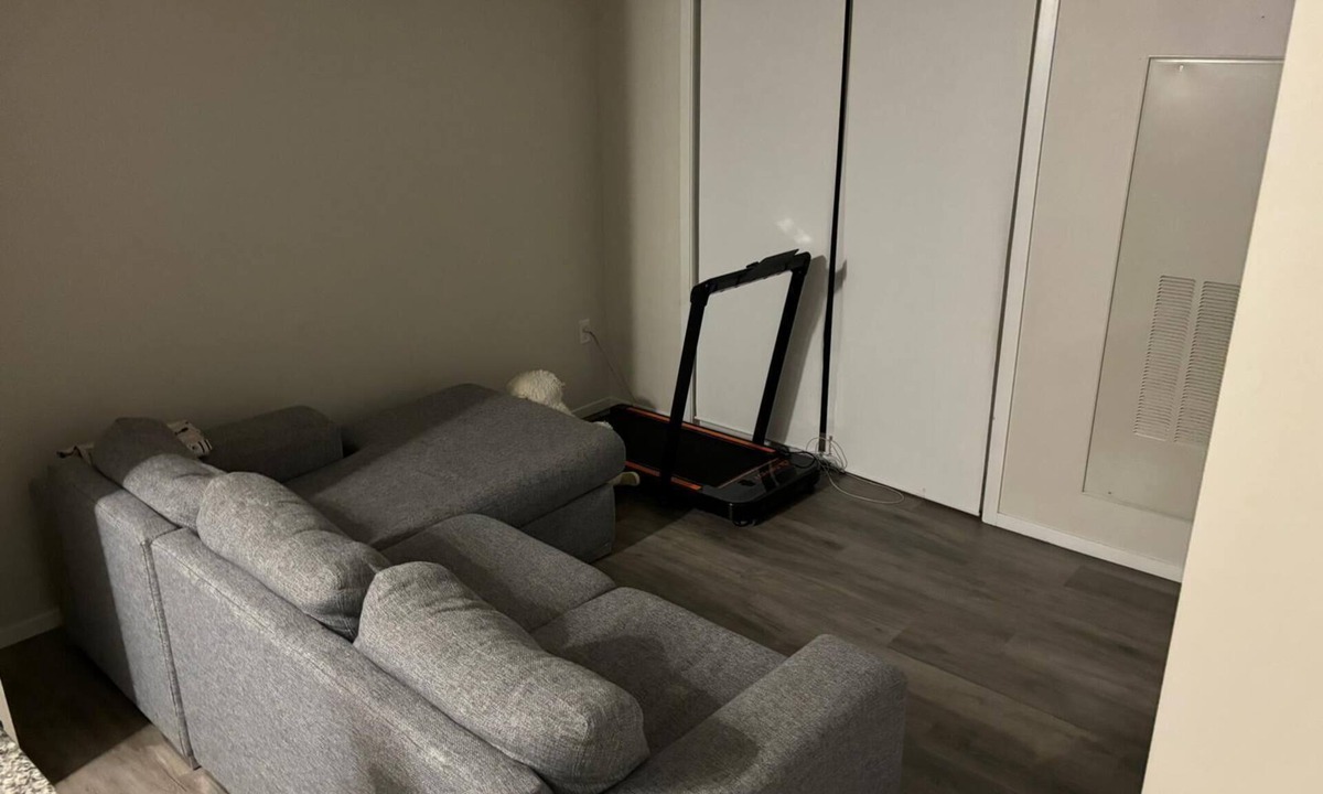 Evanston Apartment | Apartment building available from November 1. Evanston NW Calgary.