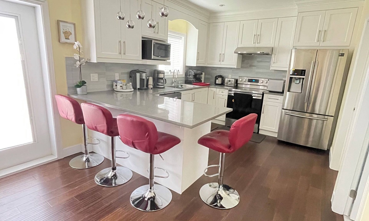 Arbutus Ridge House | Arbutus Summer House