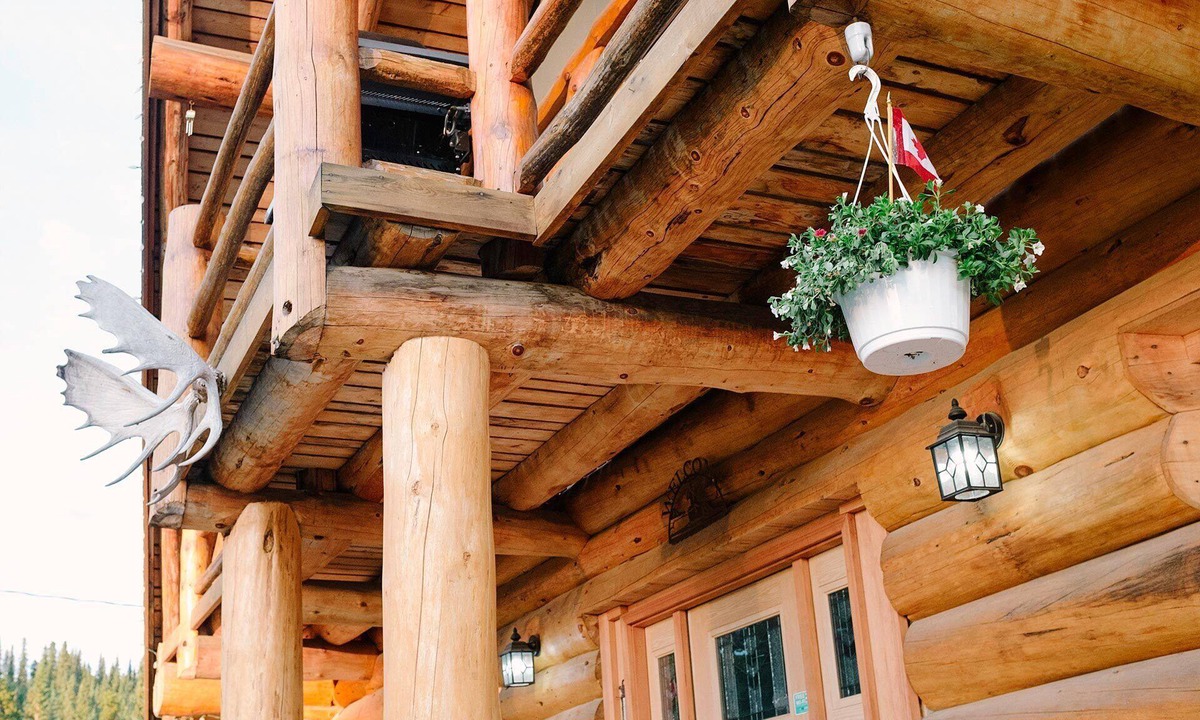 Dease Lake Cabin | Arctic Divide Lodge