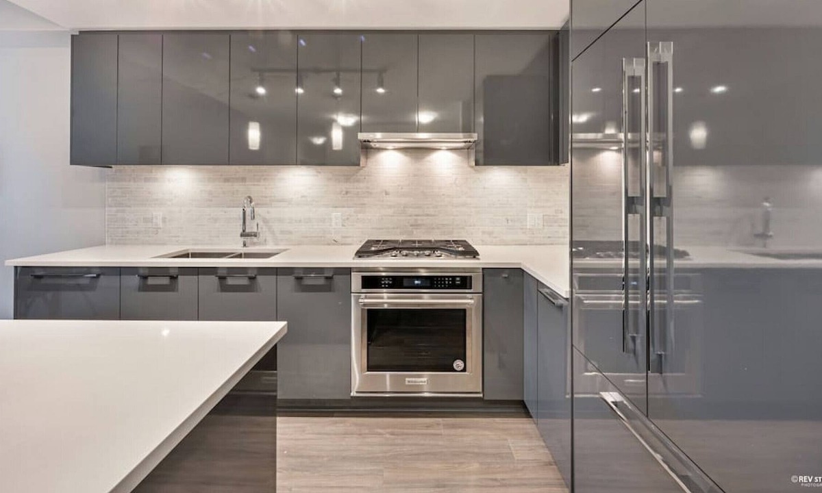 Richmond City Centre Apartment | ARIES PALACE - 2 BDR 2 BATH MORDEN & LUXURY