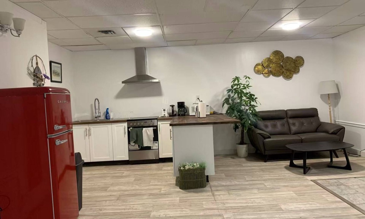Whitehorse Apartment | ArtHaus Downtown – Jim Robb Suite, 3BR/3BA