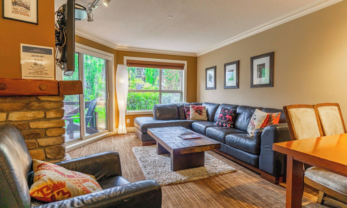 Blackcomb Condo | Aspen #258 Prime Ski-in Ski-out Location! Pool, Hot tubs, BBQ, sleeps 6