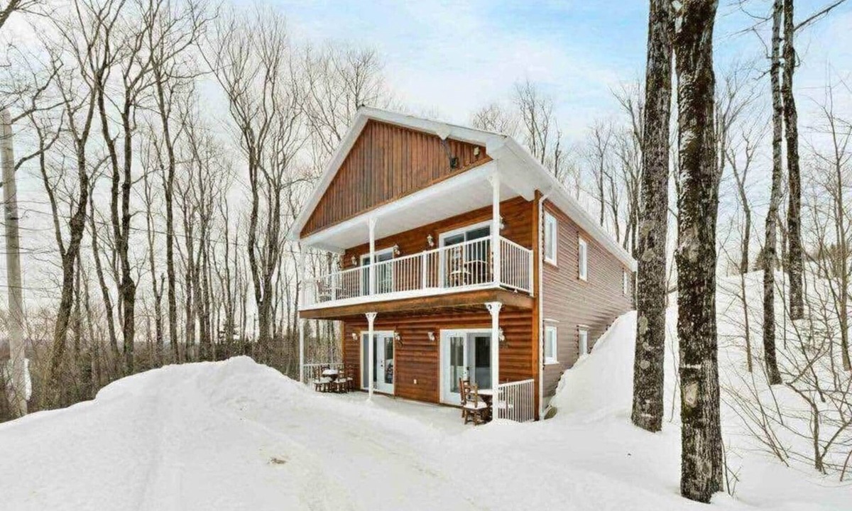 Val-Racine Apartment | Astro 4 – Suite with Two Queen Beds Near Mont-Mégantic