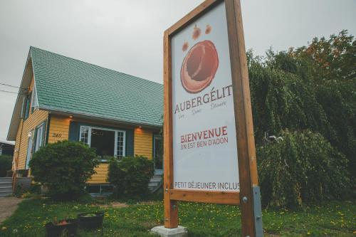 Saint Jean Port Joli Hostel | Aubergélit
