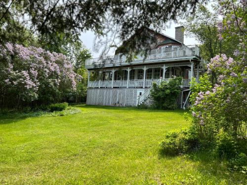 Pointe-au-Pic Bed & Breakfast | Auberge la Romance