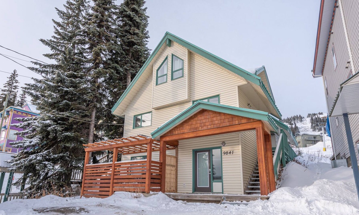 Silver Star Mountain Ski Chalet | Authentic Ski Chalet w/Gas Fireplace & Hot Tub backing onto Alpine Chairlift
