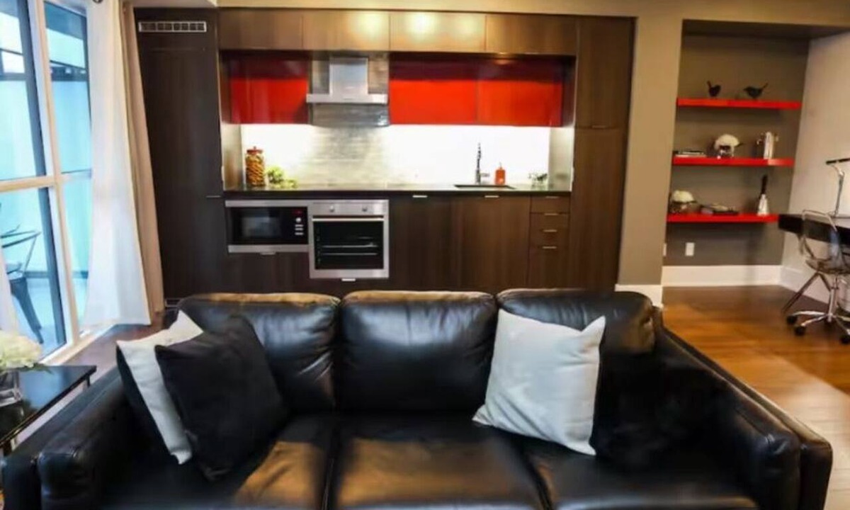 Downtown Toronto Apartment | Balcony 1BR Toronto Suite with Workspace & Wi-Fi