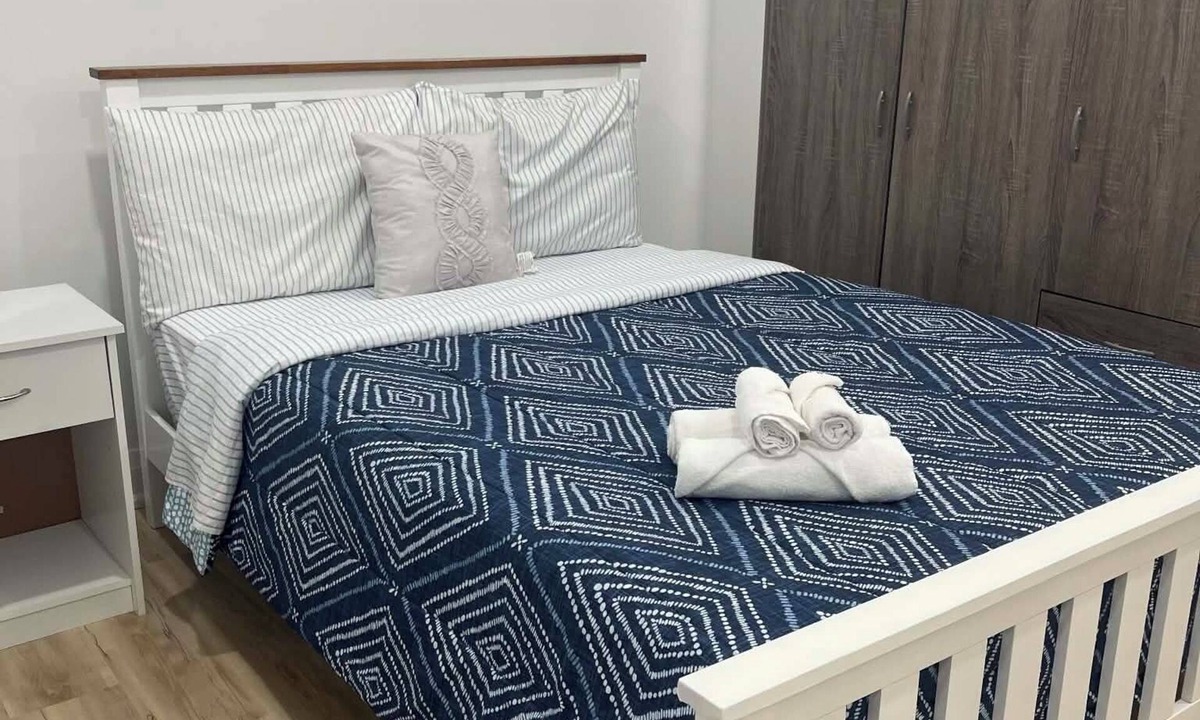 Thorold House | Basement Bedroom 1 with washroom, Thorold, ON