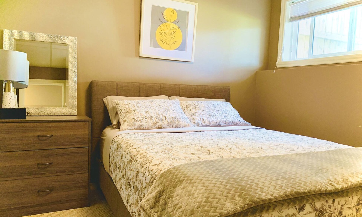 Farmington House | Basement Suite with own Driveway Parking and Private Entrance