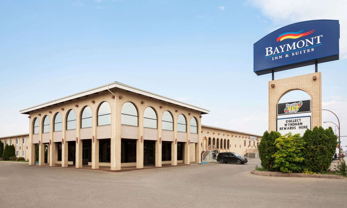 Medicine Hat Hotel | Baymont by Wyndham Medicine Hat