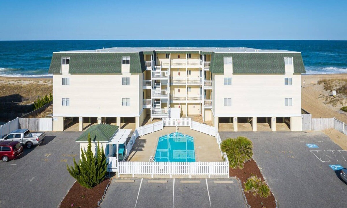 Colington Condo | Beachfront Condo with Ocean Views and Pool Access!