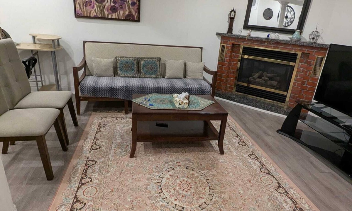 Richmond Hill Apartment | Beautiful 1 Bed+ Den Basement apartment in Richmond Hill