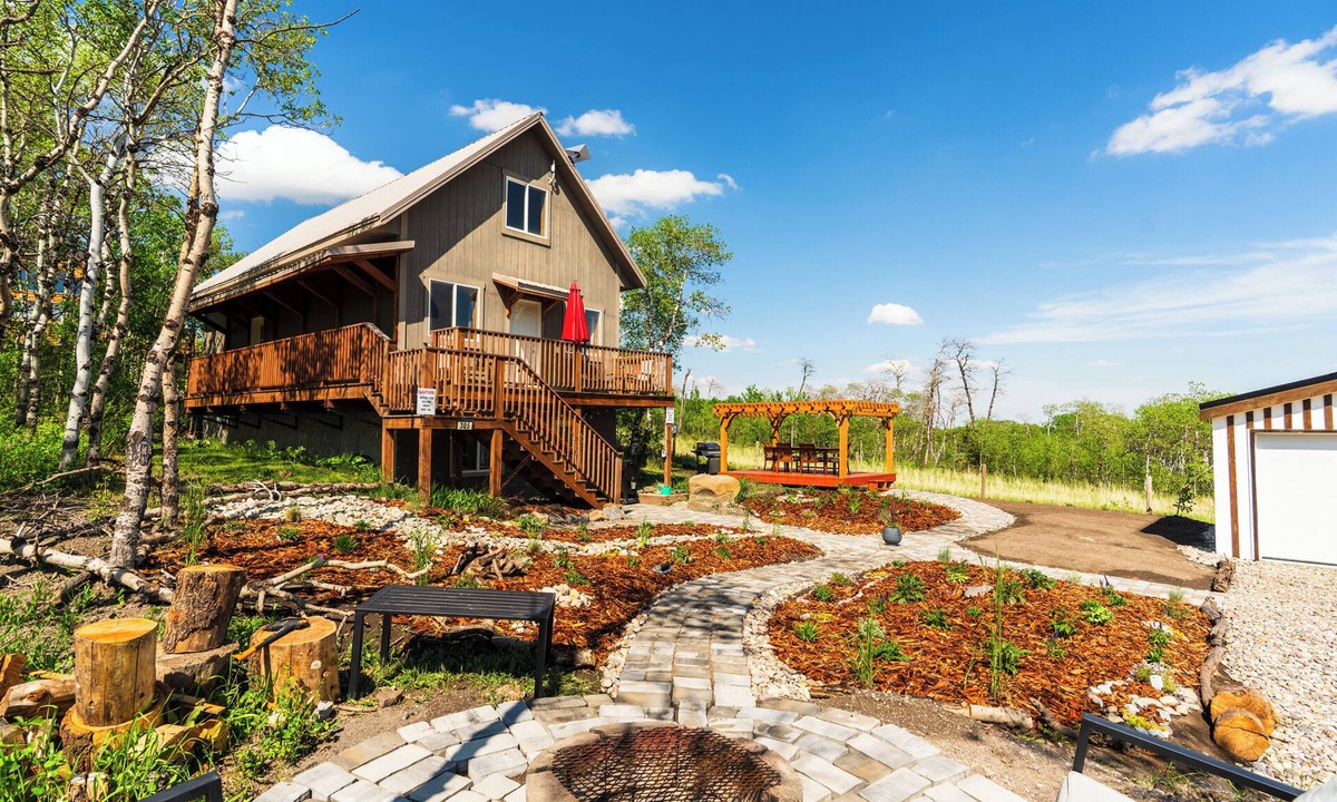 Beaver Mines Cabin | Beautiful Cabin in the Mountains