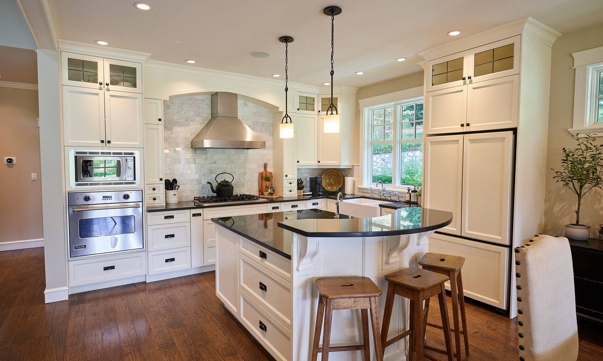 Victoria House | Beautiful Country Home on 4 gated acres, with beautiful patio and fire pit!