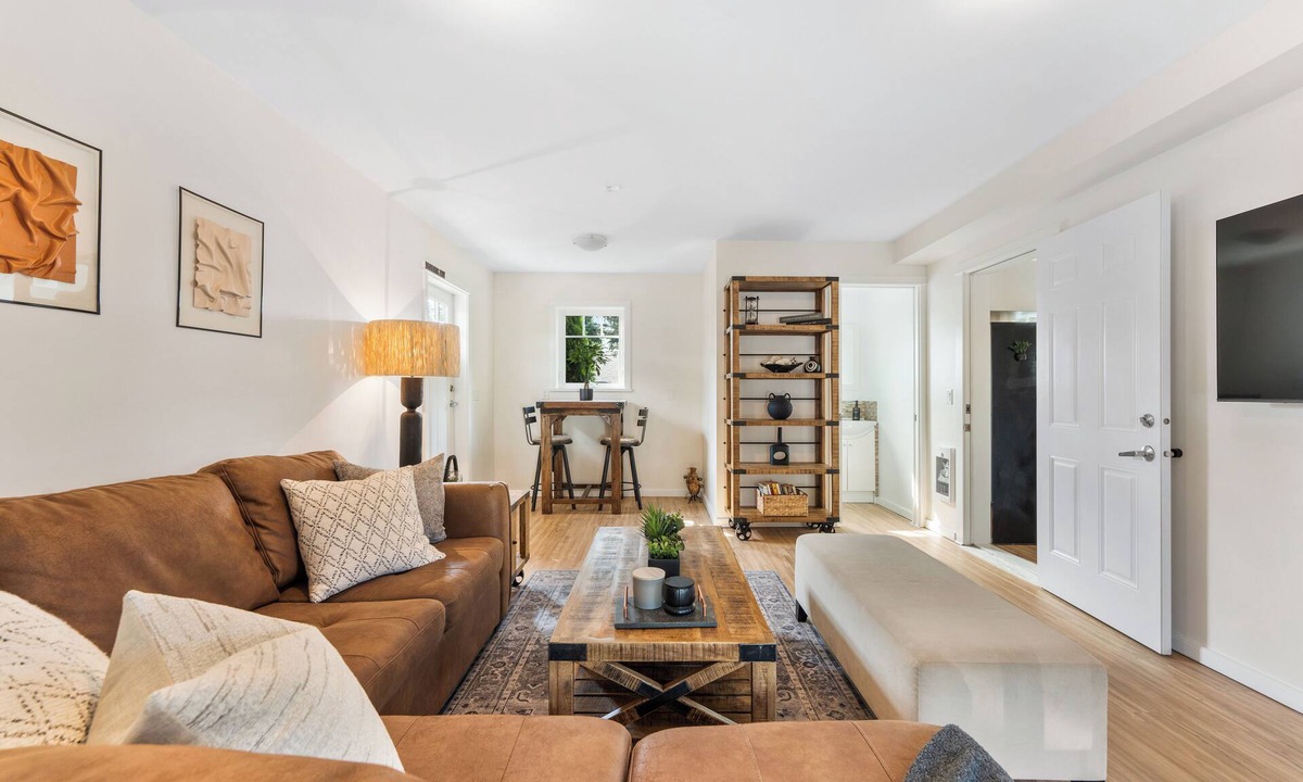 Central Lonsdale House | Beautiful, detached two bedroom coach house!